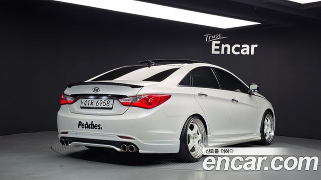 Hyundai Sonata 2010 — photo 2