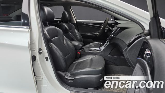 Hyundai Sonata 2010 — photo 11