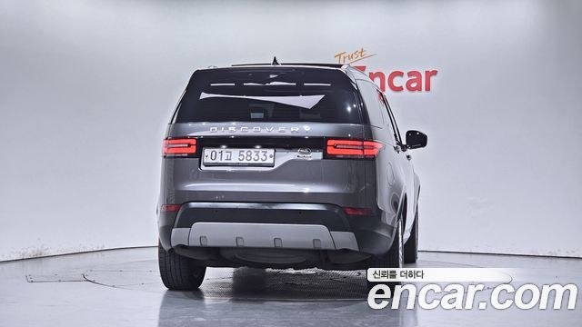 Land Rover Discovery 2019 — photo 4