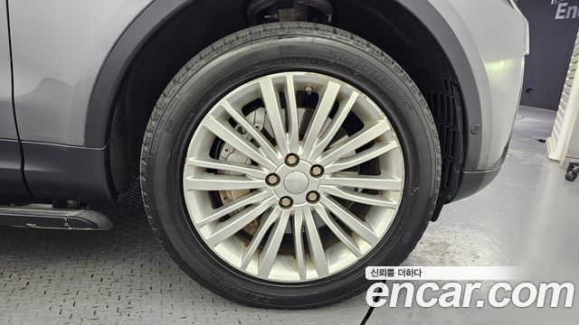 Land Rover Discovery 2019 — photo 5