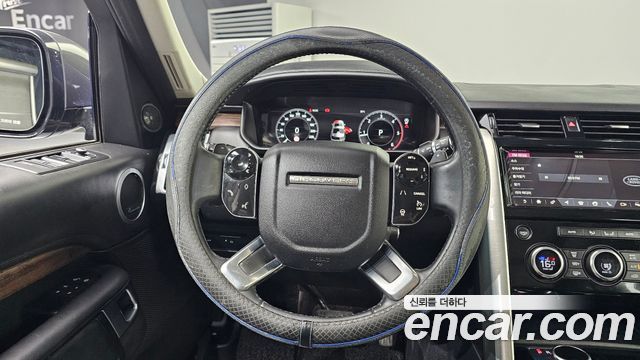 Land Rover Discovery 2019 — photo 19