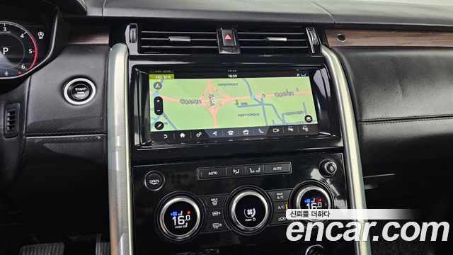 Land Rover Discovery 2019 — photo 20