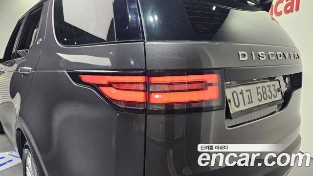 Land Rover Discovery 2019 — photo 9