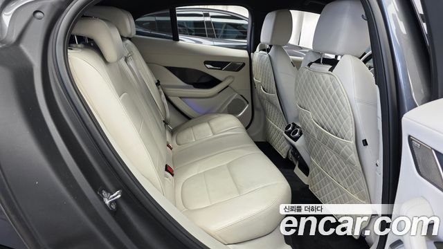 Jaguar I-PACE 2019 — photo 17