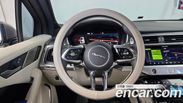 Jaguar I-PACE 2019 — photo 18