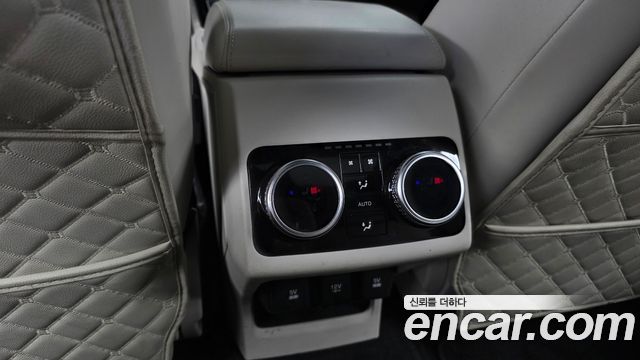 Jaguar I-PACE 2019 — photo 24