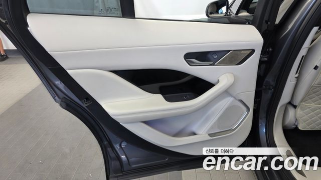 Jaguar I-PACE 2019 — photo 15
