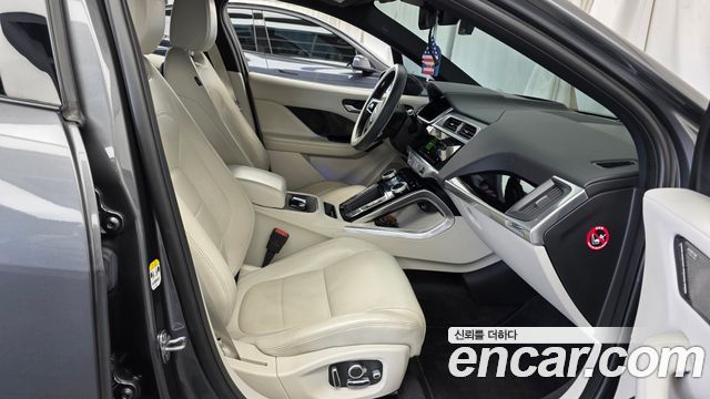 Jaguar I-PACE 2019 — photo 16