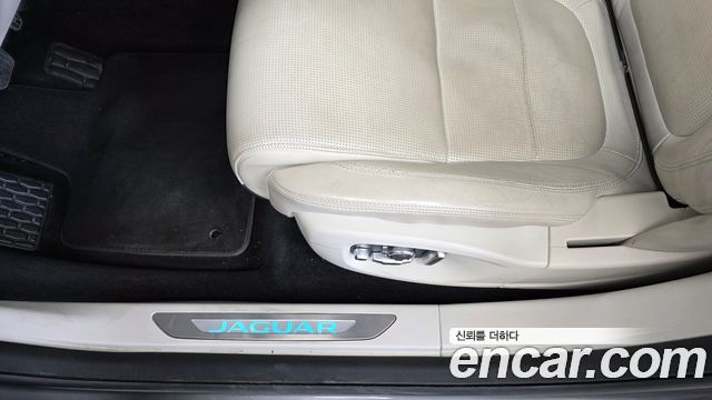 Jaguar I-PACE 2019 — photo 31