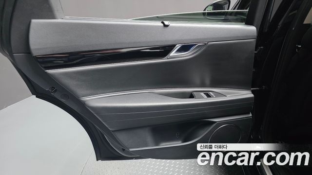 Genesis G80 2022 — photo 15