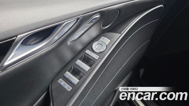 Genesis G80 2022 — photo 28