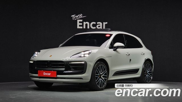 Porsche Macan 2022 — photo 1