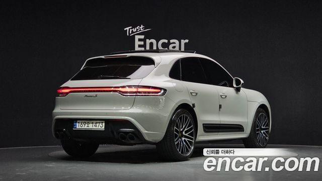 Porsche Macan 2022 — photo 2