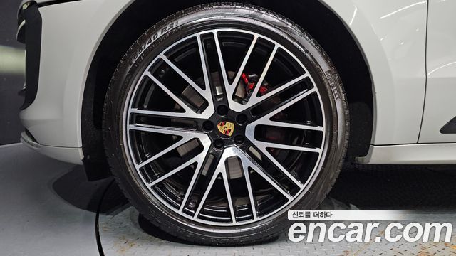 Porsche Macan 2022 — photo 5