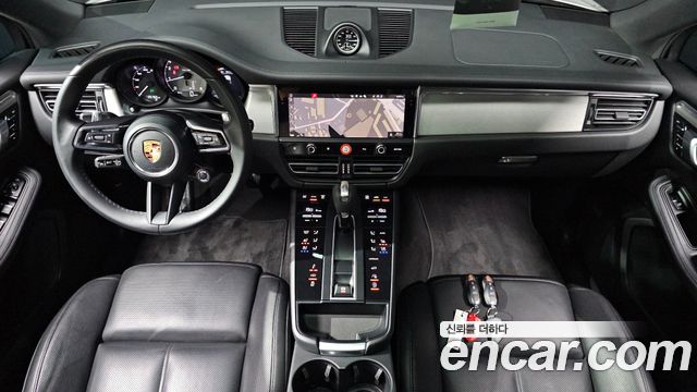 Porsche Macan 2022 — photo 10