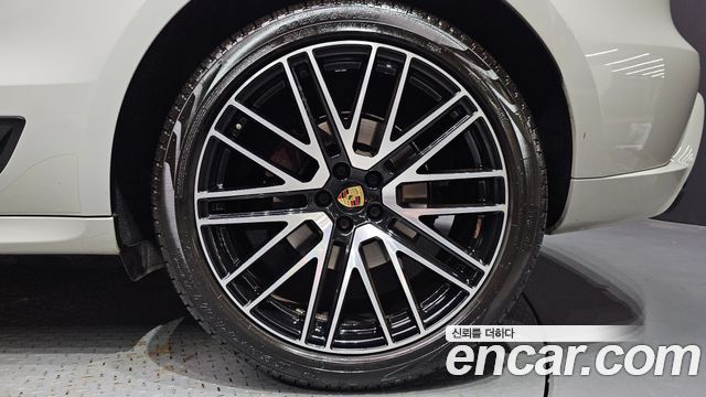 Porsche Macan 2022 — photo 7