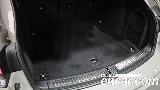 Porsche Macan 2022 — photo 40