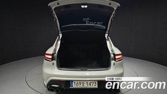 Porsche Macan 2022 — photo 41