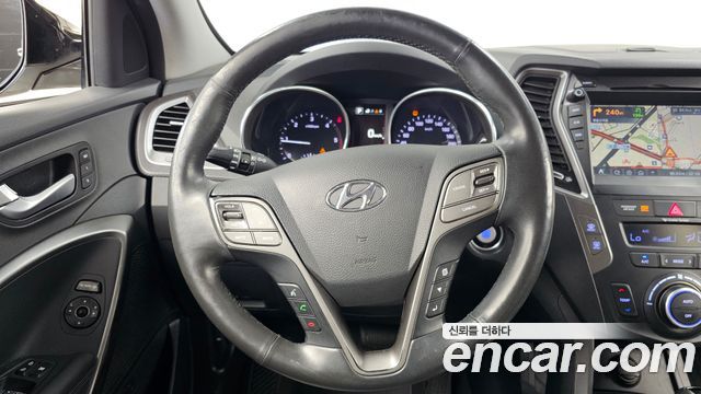 Hyundai Santafe 2016 — photo 19