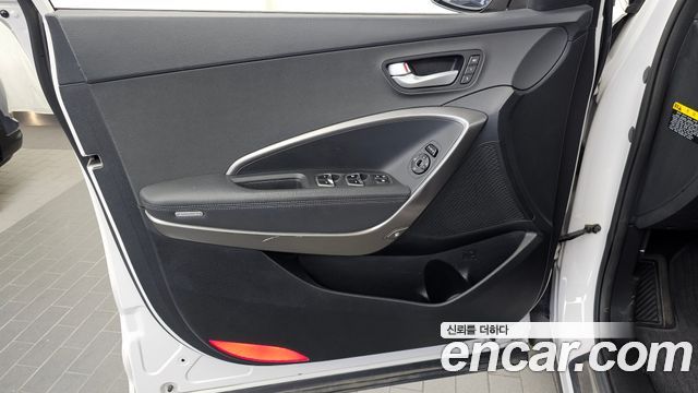 Hyundai Santafe 2016 — photo 14