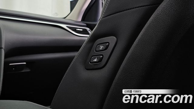 Genesis G70 2023 — photo 36