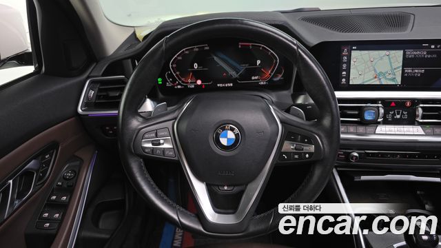 BMW 3-Series 2019 — photo 13