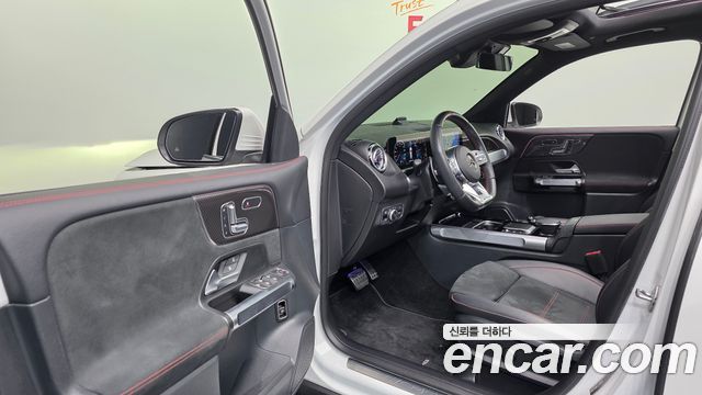 Mercedes-Benz GLB-Class 2022 — photo 13