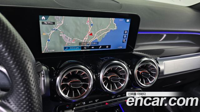 Mercedes-Benz GLB-Class 2022 — photo 21