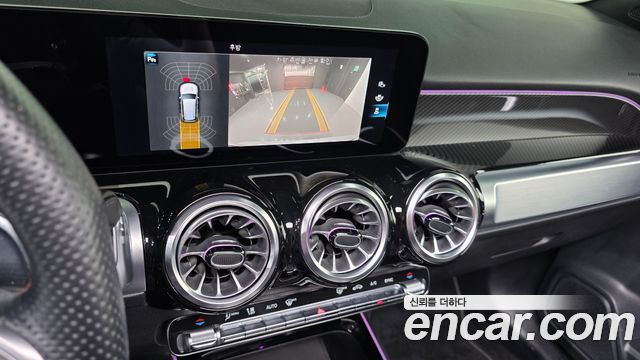 Mercedes-Benz GLB-Class 2022 — photo 24