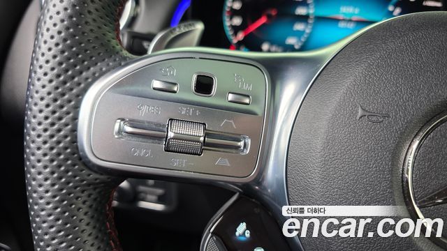 Mercedes-Benz GLB-Class 2022 — photo 26