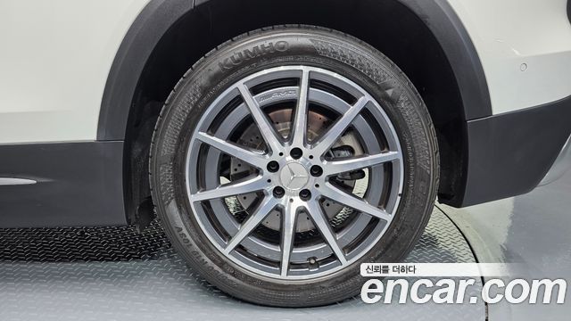 Mercedes-Benz GLB-Class 2022 — photo 7