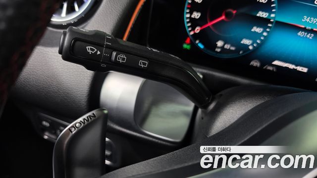 Mercedes-Benz GLB-Class 2022 — photo 29
