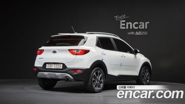 Kia Stonic 2018 — photo 2