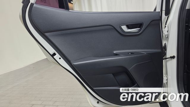 Kia Stonic 2018 — photo 15