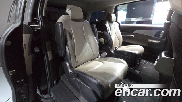Kia Canival 2025 — photo 17