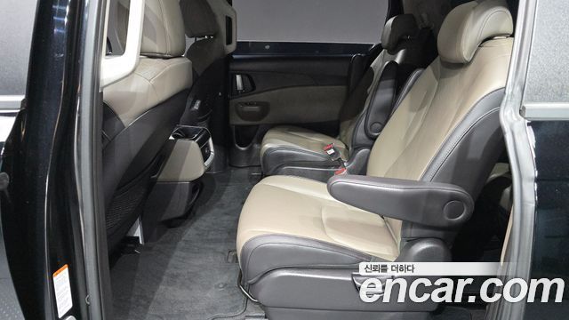 Kia Canival 2025 — photo 18