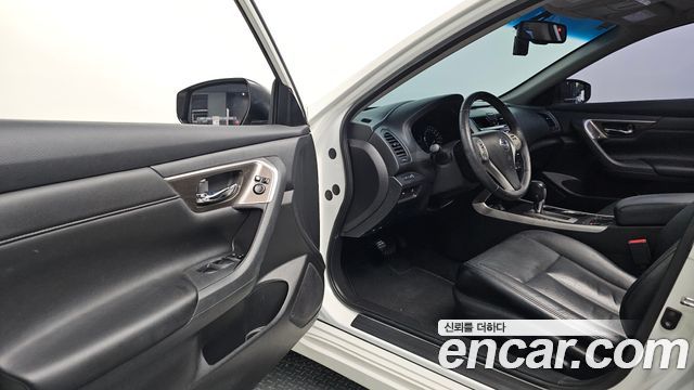 Nissan Altima 2015 — photo 13