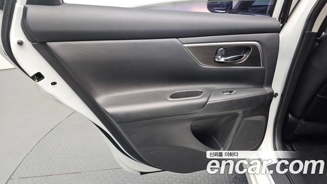 Nissan Altima 2015 — photo 15