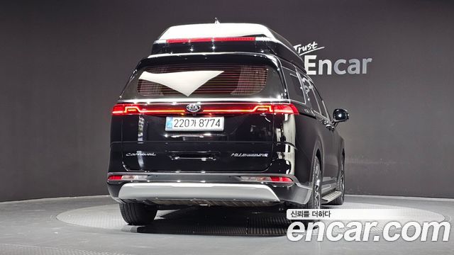 Kia Canival 2021 — photo 4