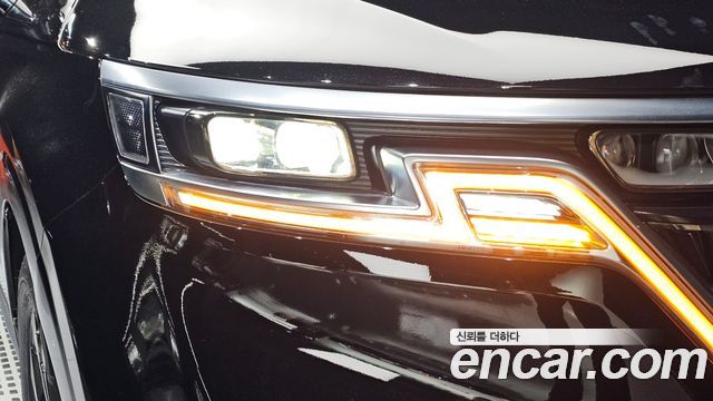 Kia Canival 2021 — photo 8