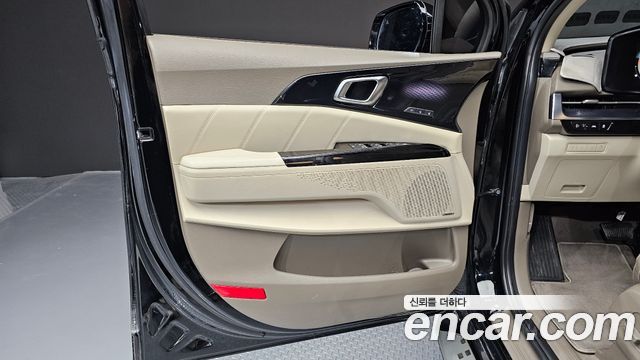 Kia Canival 2021 — photo 14