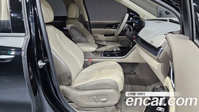 Kia Canival 2021 — photo 16