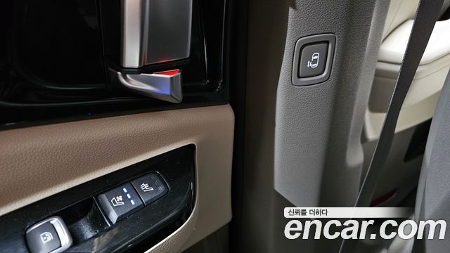Kia Canival 2021 — photo 33