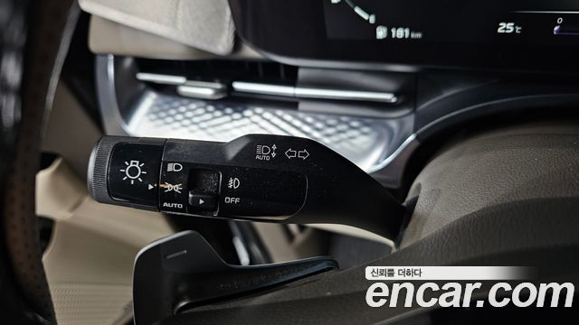 Kia Canival 2021 — photo 34