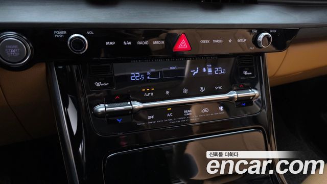 Kia Canival 2021 — photo 24