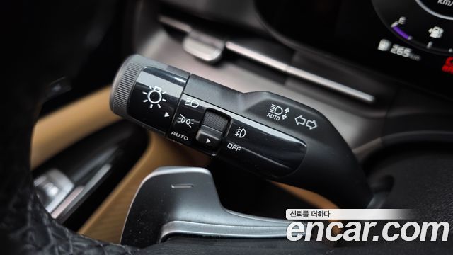 Kia Canival 2021 — photo 26