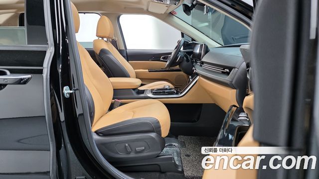 Kia Canival 2021 — photo 16