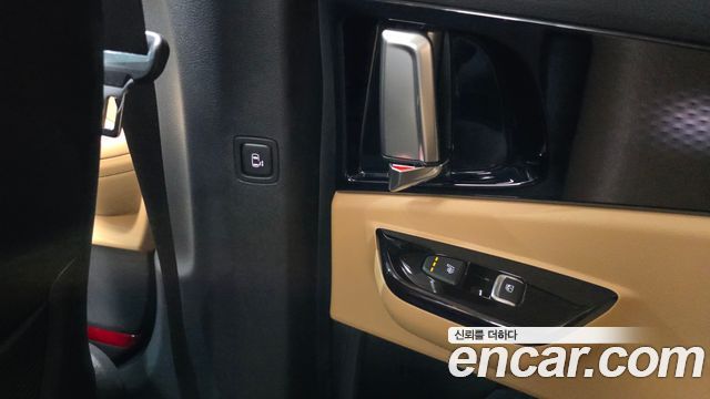 Kia Canival 2021 — photo 28