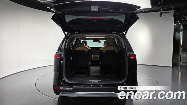 Kia Canival 2021 — photo 33