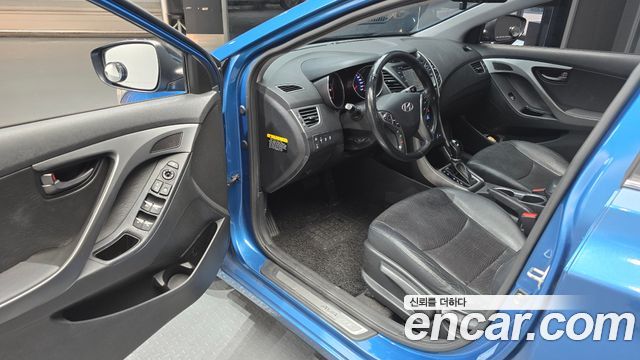 Hyundai AVANTE 2014 — photo 10